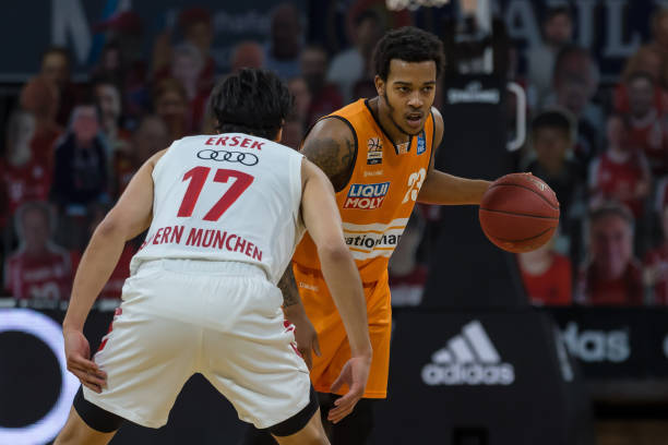 双方互有攻 双方互有攻